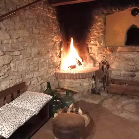 Casa de vacances In Montblanc With Pool Rojals